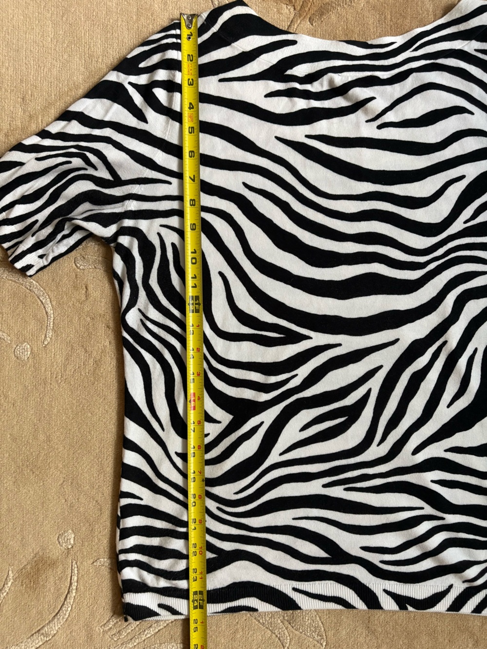 EUC, Talbots Cotton Blend Elbow Sleeve V-Neck Zebra Sweater, Black & White, SZ L - Picture 9 of 9